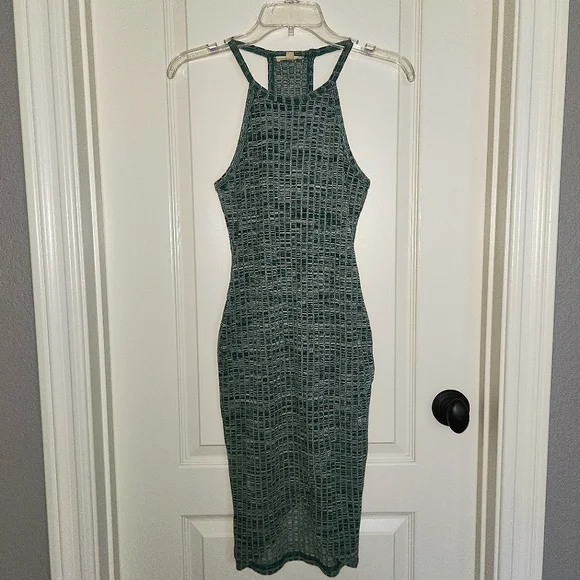 silence and noise green dress Silence + Noise